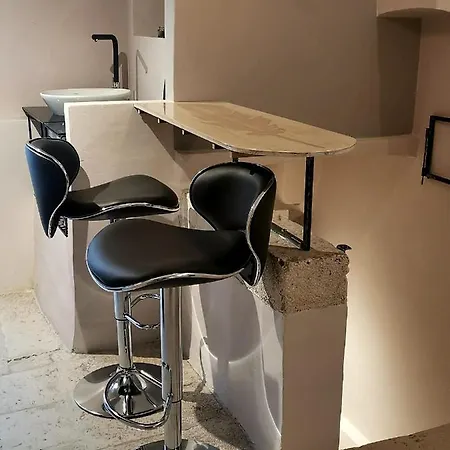 Iconica Πανσιόν Putignano